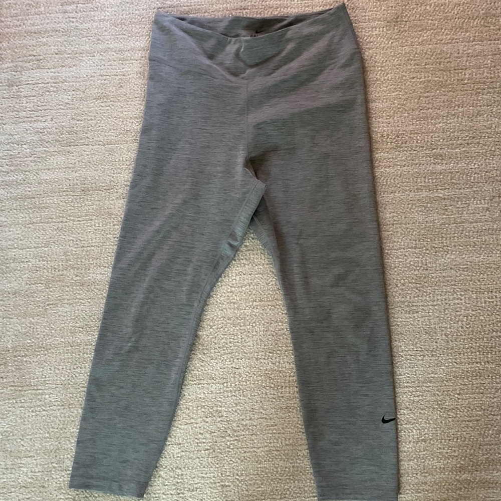 Grey Nike Cropped Leggings